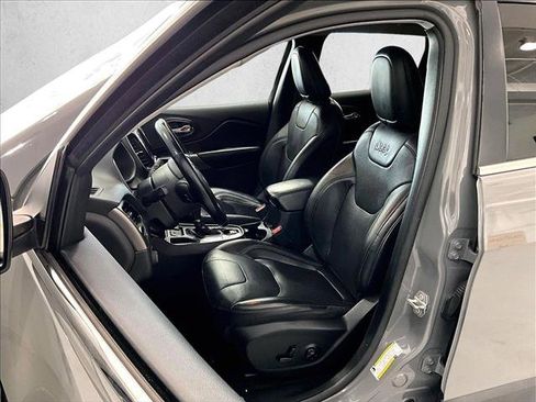 Used 2020 Jeep Cherokee Limited FWD image 27