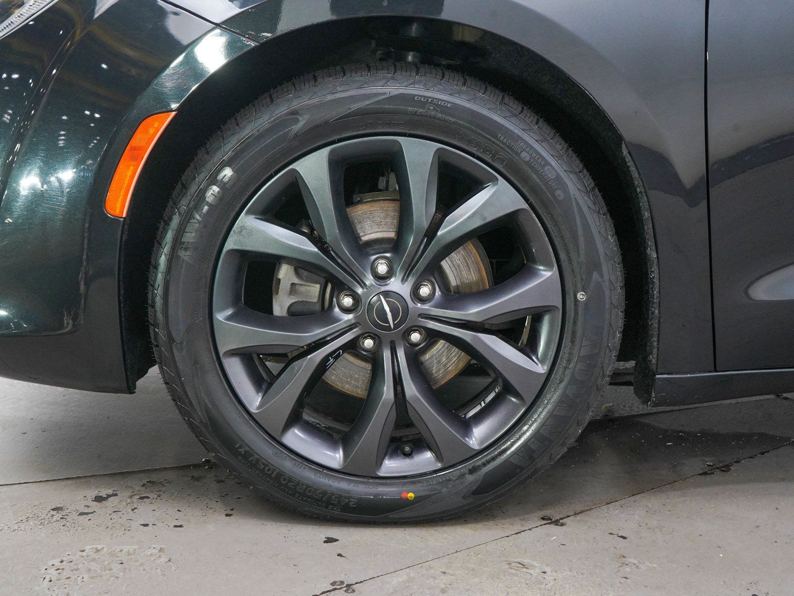 Used 2019 Chrysler Pacifica Touring Plus w/ S Appearance Package FWD image 31