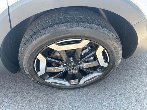 Used 2025 Kia Telluride S FWD image 5