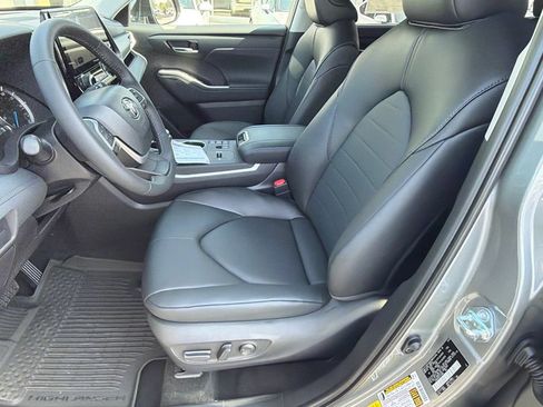 New 2026 Toyota Highlander XLE AWD/4WD image 21