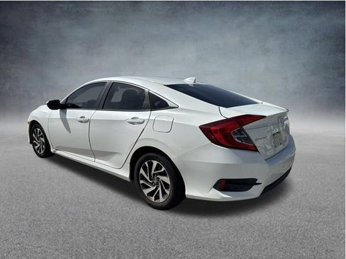Used 2018 Honda Civic EX image 3