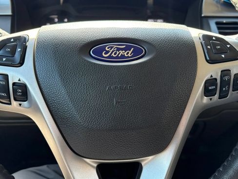Used 2018 Ford Flex SE FWD image 19