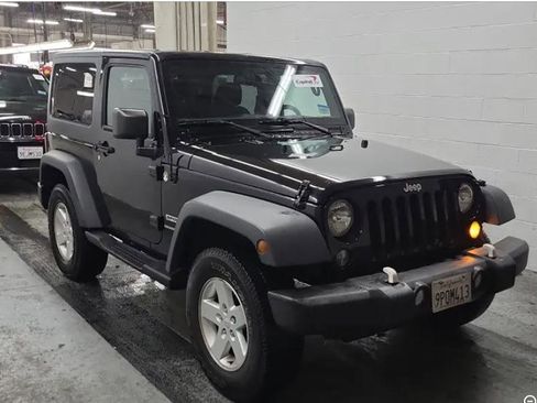 Used 2018 Jeep Wrangler Sport AWD/4WD image 5