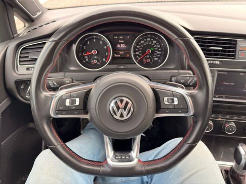 Used 2016 Volkswagen Golf 4-Door image 35