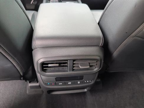 Used 2024 Honda Pilot Touring image 20