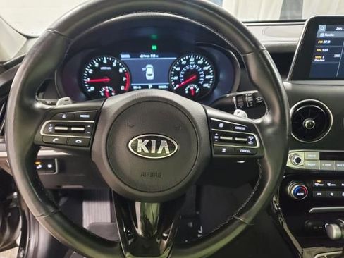 Used 2018 Kia Stinger Premium image 25