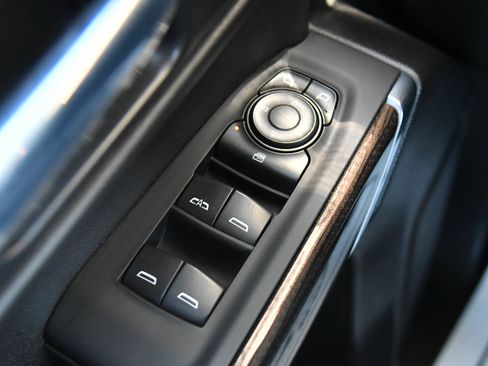 Used 2022 Chevrolet Silverado 1500 LT RWD image 32