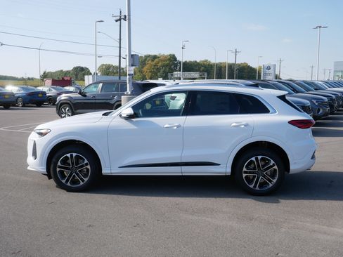 New 2025 Audi Q5 Premium image 3