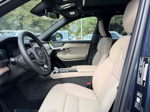 New 2026 Volvo XC90 B6 Plus w/ Protection Package Premier image 12