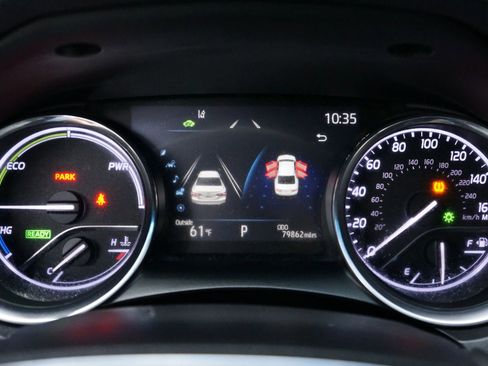 Used 2020 Toyota Camry XLE image 11