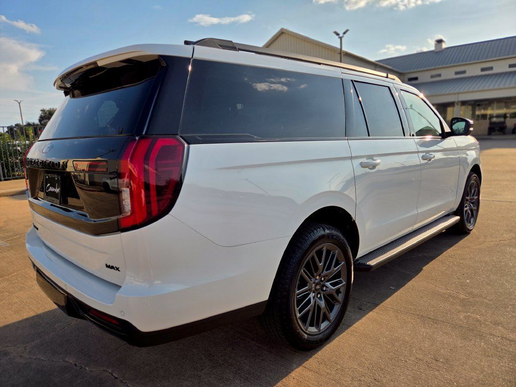 New 2026 Ford Expedition Max Platinum w/ Stealth Appearance Package AWD/4WD image 5