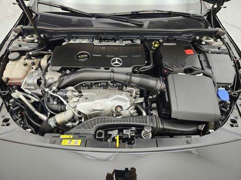 Used 2023 Mercedes-Benz CLA 250 image 17