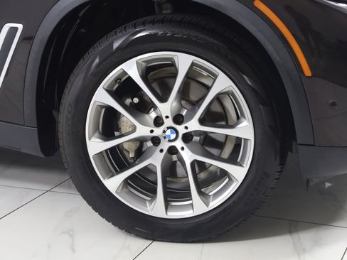 Used 2021 BMW X5 xDrive40i w/ Convenience Package AWD/4WD image 16