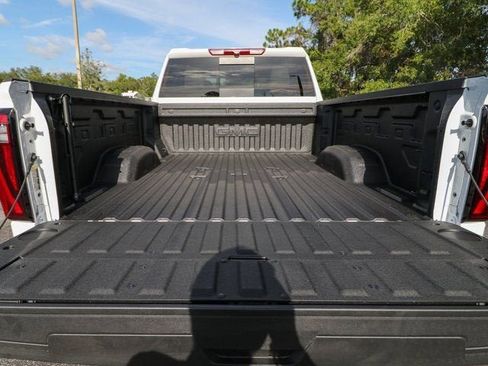 New 2025 GMC Sierra 2500 SLT w/ SLT Premium Package AWD/4WD image 29
