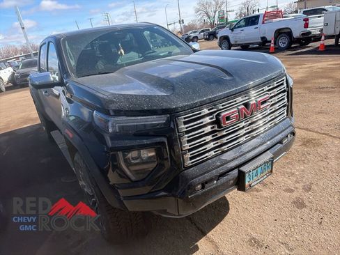 Used 2024 GMC Canyon Denali image 11
