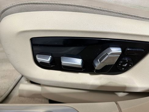 Used 2018 BMW 750i xDrive AWD/4WD image 22