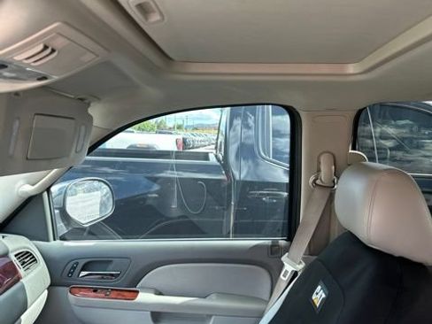 Used 2012 Chevrolet Avalanche LTZ AWD/4WD image 10