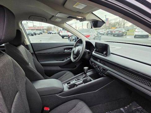 Used 2025 Honda Accord LX image 11