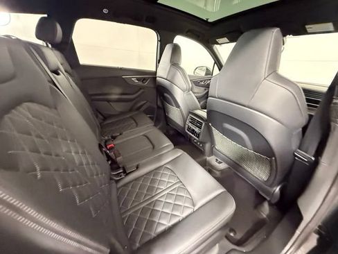 Used 2025 Audi SQ7 Prestige AWD/4WD image 39