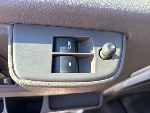 Used 2022 GMC Savana 2500 w/ Driver Convenience Package image 21