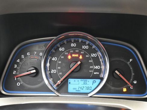 Used 2015 Toyota RAV4 Limited image 19