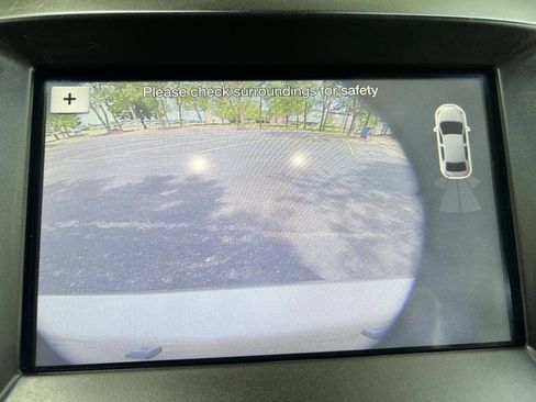Used 2018 Ford Edge Titanium w/ Ford Safe & Smart Package FWD image 22