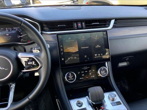 Used 2023 Jaguar F-PACE S image 6
