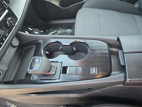 Certified 2023 Nissan Rogue SV image 23