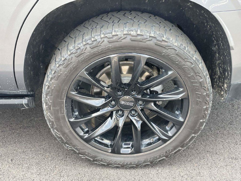 Used 2021 GMC Yukon Denali w/ Denali Premium Package AWD/4WD image 9