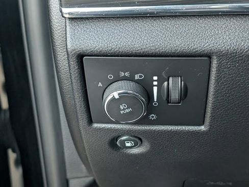 Used 2019 Jeep Grand Cherokee Limited image 26