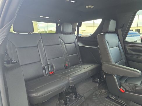 Used 2022 Chevrolet Tahoe Z71 w/ Z71 Off-Road Package image 12