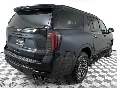 Used 2025 Chevrolet Suburban Z71 AWD/4WD image 4
