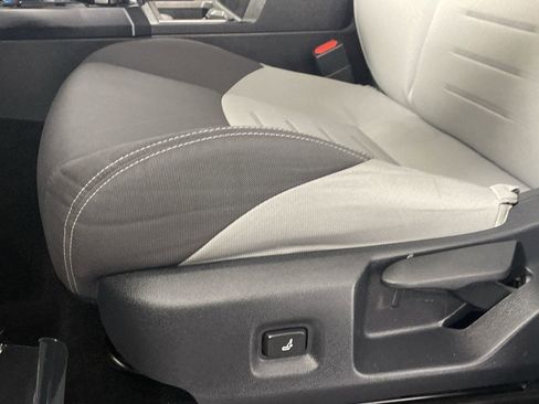 Used 2025 Toyota Tacoma TRD Off-Road image 19