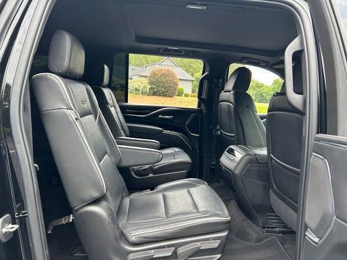 Used 2022 Cadillac Escalade ESV Sport w/ Touring Package AWD/4WD image 8