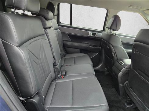 Used 2025 Hyundai Santa Fe SEL FWD image 18