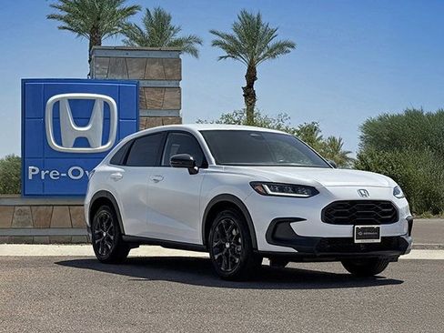 Certified 2025 Honda HR-V Sport image 3