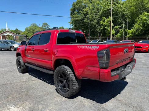 Used 2017 Toyota Tacoma TRD Sport w/ Tow Package (A/T) AWD/4WD image 6