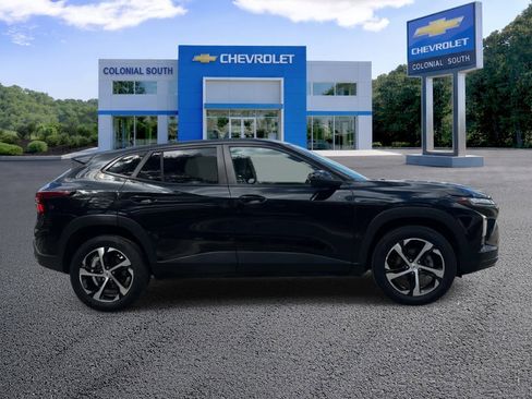 Certified 2024 Chevrolet Trax RS w/ Driver Confidence Package image 7