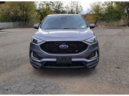 Used 2024 Ford Edge ST image 2