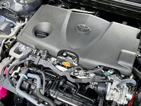 Used 2025 Toyota Camry SE w/ Convenience Package FWD image 31