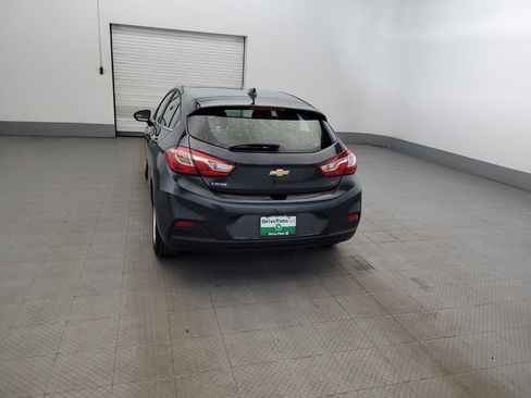 Used 2017 Chevrolet Cruze LT w/ Convenience Package FWD image 6