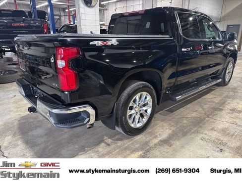 Used 2020 Chevrolet Silverado 1500 LTZ w/ LTZ Premium Package image 9