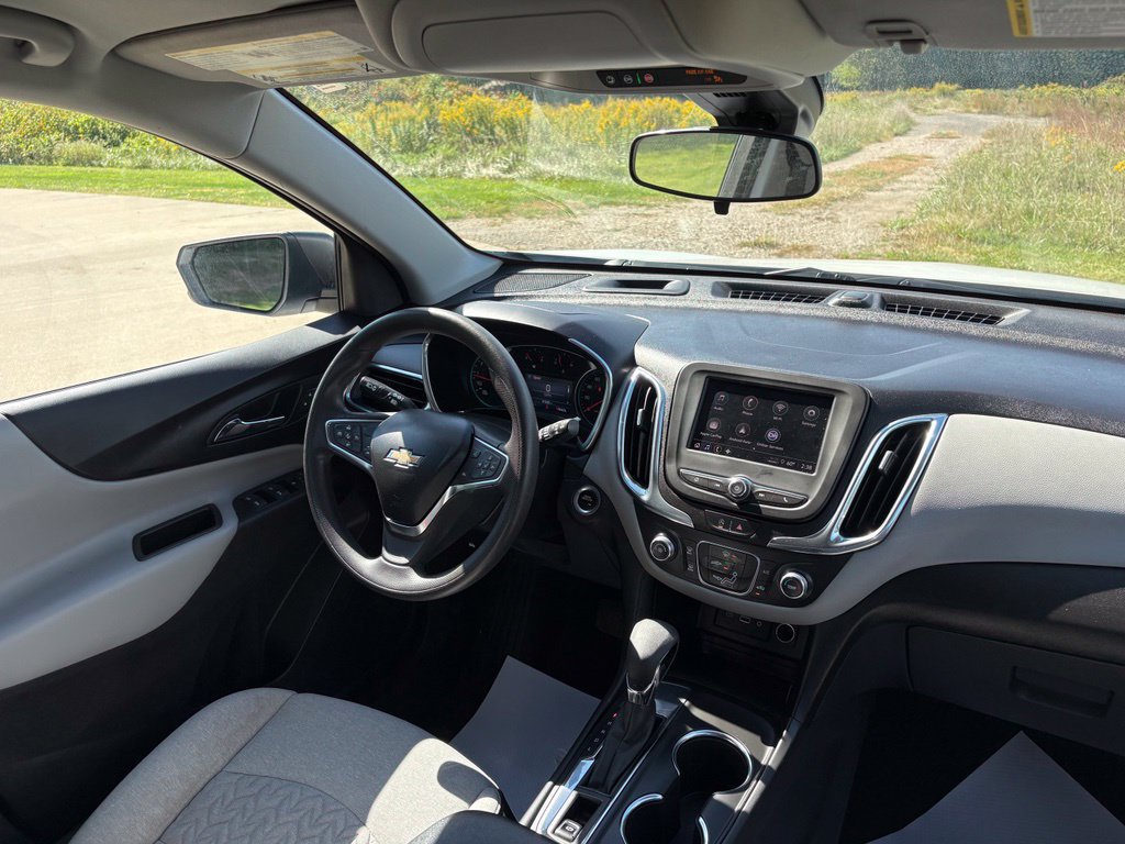 Used 2024 Chevrolet Equinox LS w/ LS Convenience Package FWD image 4