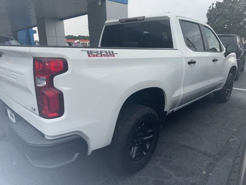 Used 2022 Chevrolet Silverado 1500 LT Trail Boss w/ Convenience Package II AWD/4WD image 3