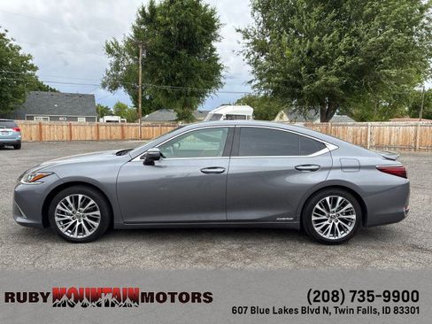 Used 2021 Lexus ES 300h w/ Premium Package FWD image 4