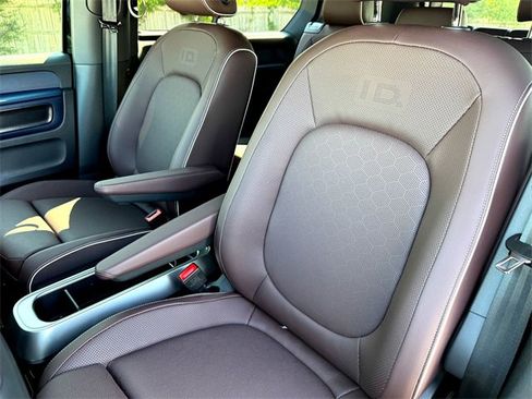 New 2025 Volkswagen ID. Buzz Pro S image 11