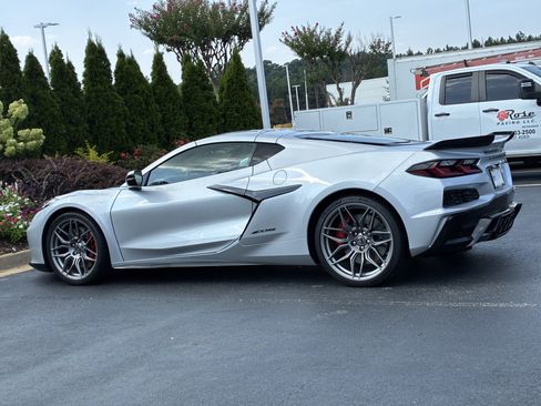 Used 2026 Chevrolet Corvette Z06 RWD image 9