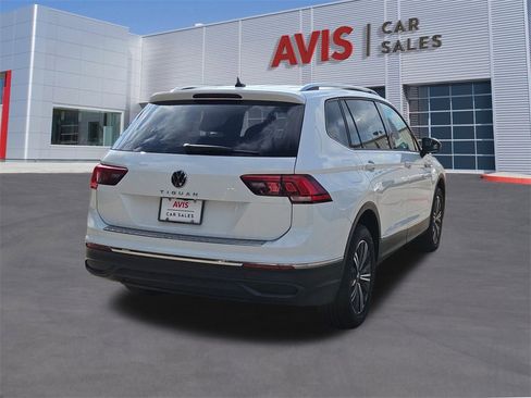 Used 2024 Volkswagen Tiguan SE image 6