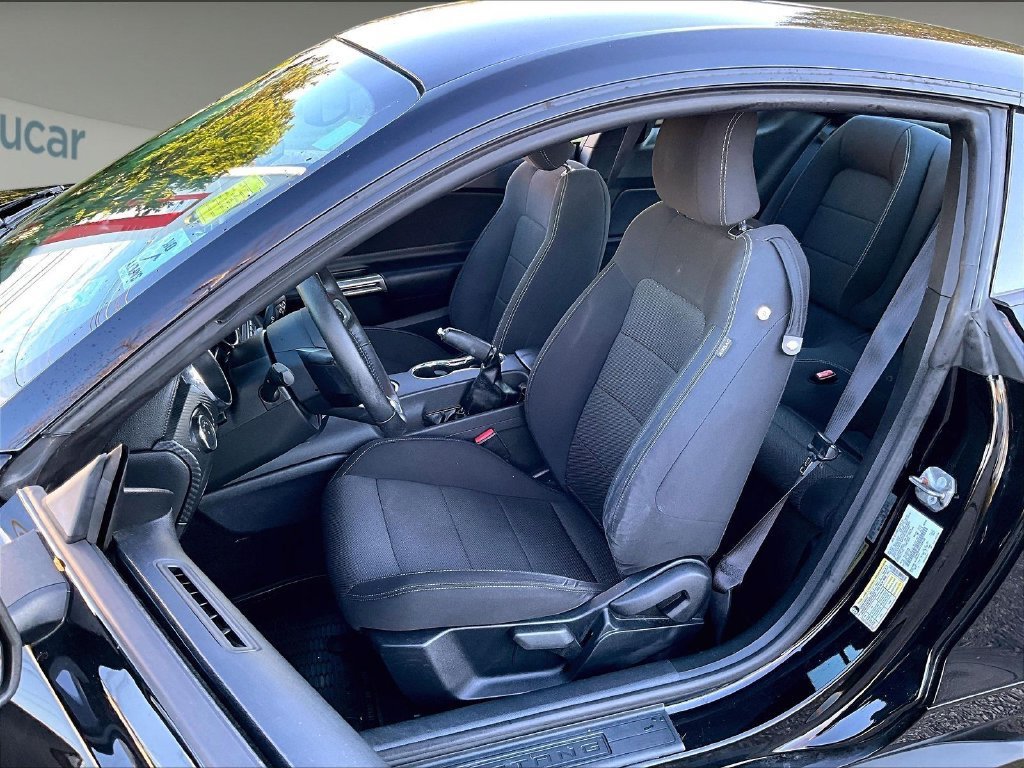 Used 2015 Ford Mustang Coupe RWD image 10