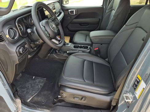 New 2026 Jeep Gladiator Sport image 9